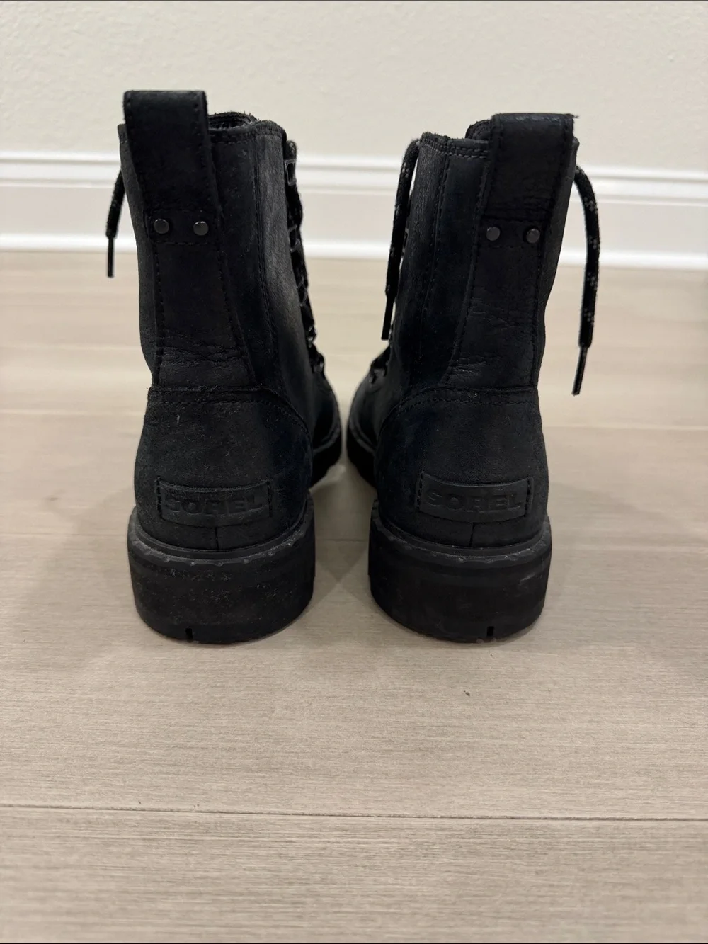 Sorel Women’s Lennox Lace Black Boots - like new! Size 7.5